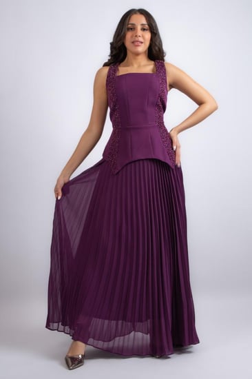 فستان بتصميم متوازن