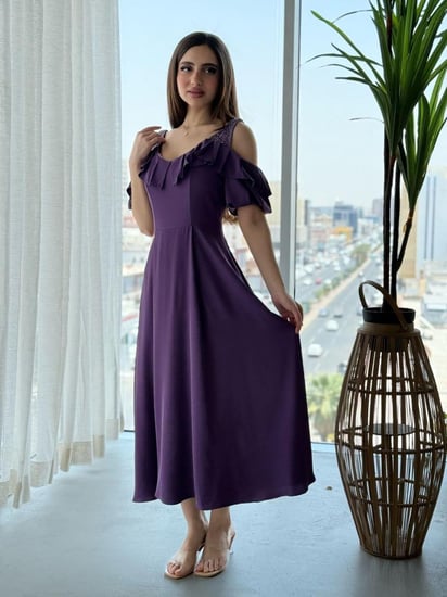 فستان ميد ناعم مكشوف الاكتاف