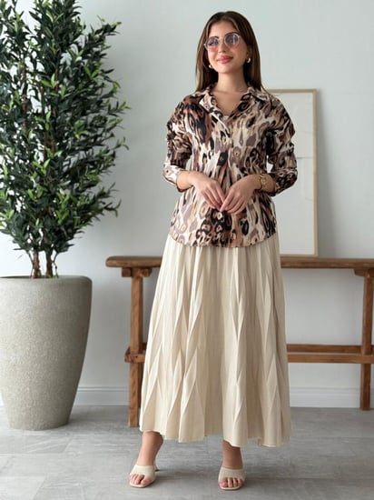 تفاصيل أنيقة لكل اجتماع