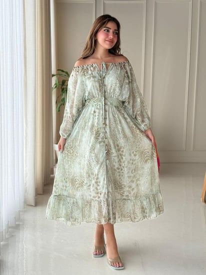 فستان ستايل الـ Off-Shoulder