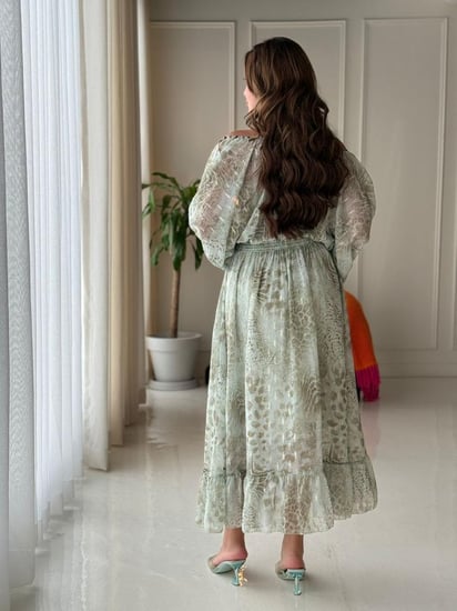 فستان ستايل الـ Off-Shoulder