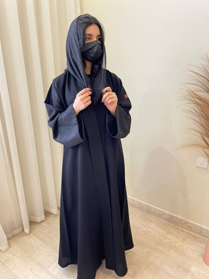 عباية كتان لمعه من الاكمام