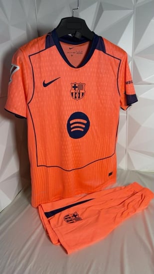 طقم برشلونه