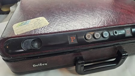 حقيبة سفر Delsey — عنابي (Vintage)