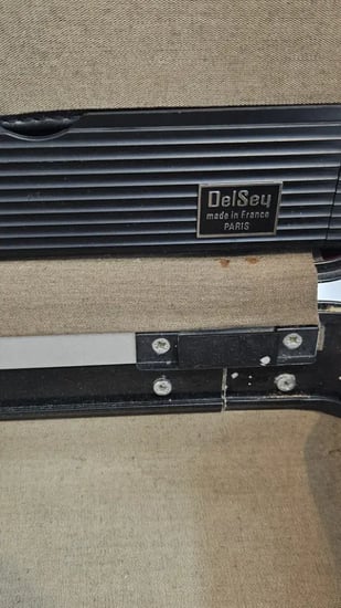 حقيبة سفر Delsey — عنابي (Vintage)