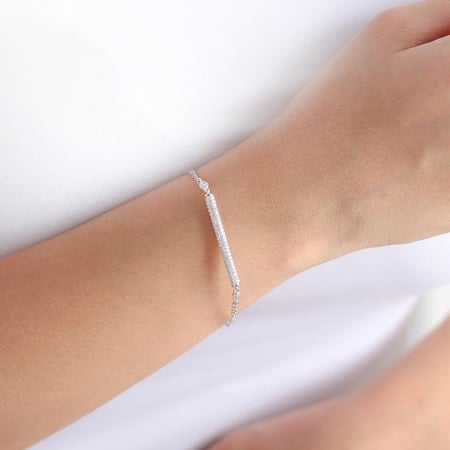 اسورة الاناقة