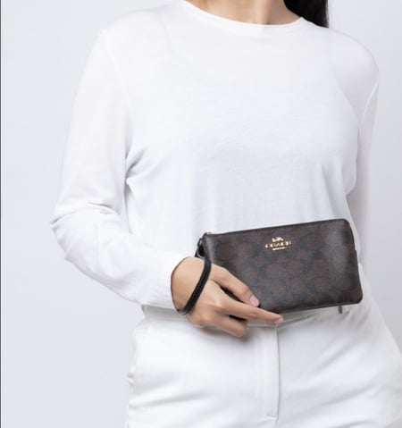 محفظة يد كوتش كبيرة بسحاب