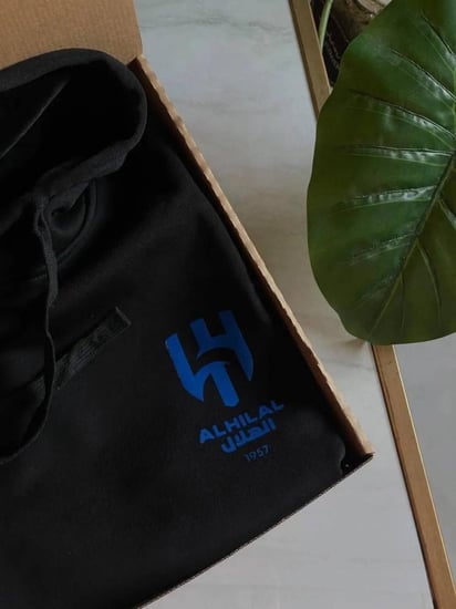 بلوفر الهلال الجديد ليحتضنك دائما