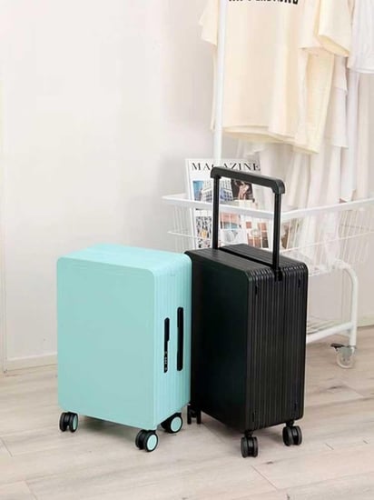 شنطة كابينة الطائرة لون أسود بفتحة لابتوب Laptop مقاس 20 إنش بتصميم راقي Carry-On