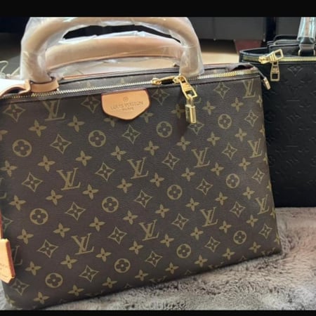 شنطة لويس فيتون