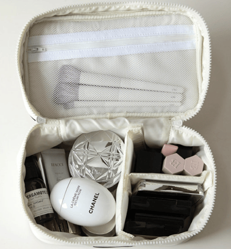 حقيبة ماكياج زيتيه أنيقة