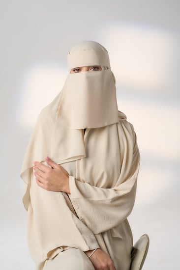 طقم طرحة ونقاب-بيج