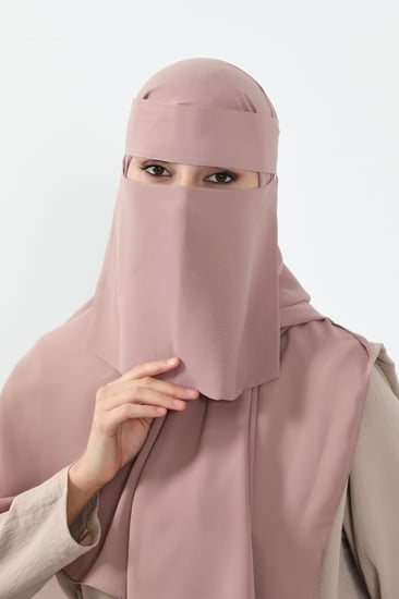 طرحة ونقاب بينك