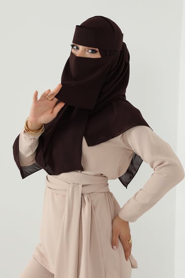 طقم طرحة ونقاب بني