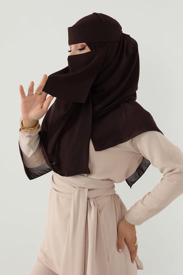 طقم طرحة ونقاب بني