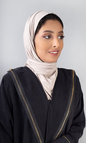 حجاب قطن ايطالي مع طقطق من الخلف- بيج