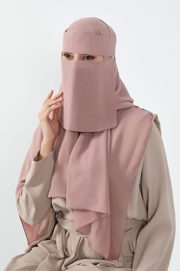 طرحة ونقاب بينك