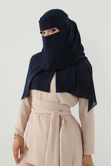 نقاب كحلي