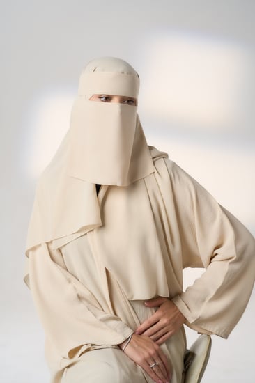 طقم طرحة ونقاب-بيج