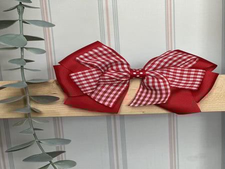 فيونكة أحمر كاروهات