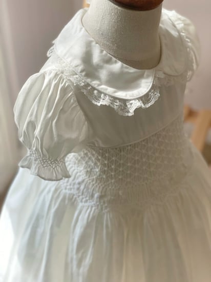 فستان بناتي ابيض