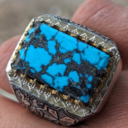 خاتم فيروز نيشابوري طبيعي أصلي أزرق عروق سوداء صياغة جراح