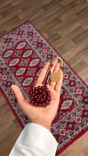 بكلايت عنابي
