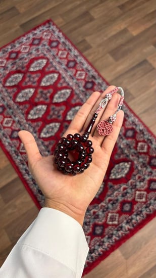 بكلايت عنابي
