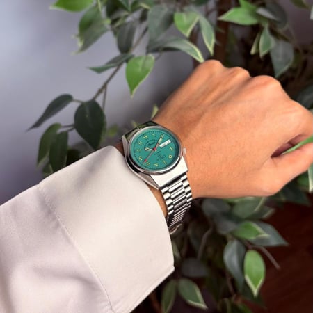 ساعة ويست إند - اخضر