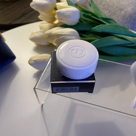 كريم أبريكو للعناية بالأظافر وقويتها