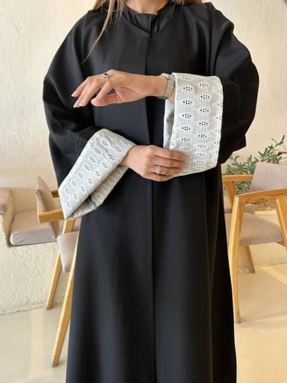 عبايه ربع كلوش بكم مميز لاطلاله مميزه