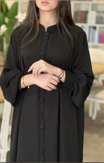 عبايه سودا  انيقة وخامة مريحة