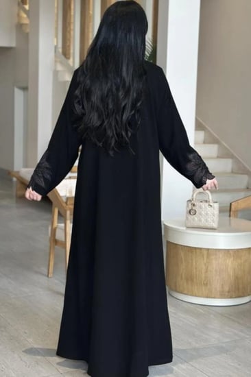 عباية كم شفاف بتصميم مميزيجمع بين الجمال والعمليه