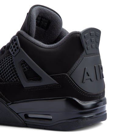 حذاء رياضة اسود بتصميم مميز