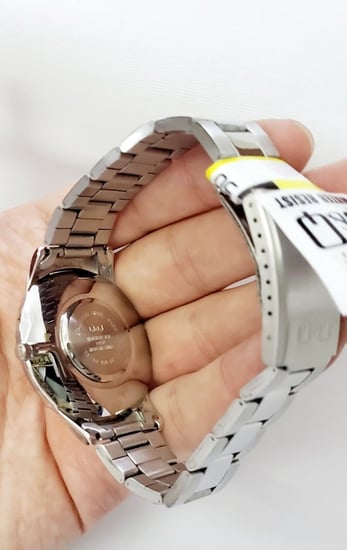 ساعة كيو آند كيو Q&Q الرقيقة كوارتز انالوج ( أرقام عربي ) ستانلس ستيل فضي 42mm للرجال - إصدار محدود