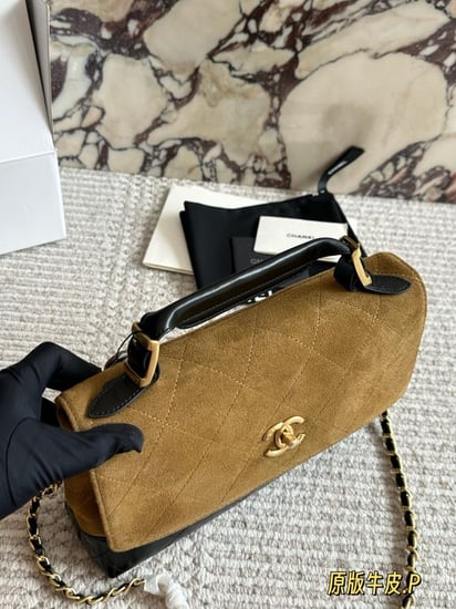 شنطة شانيل (متوفرة بعدة الوان)