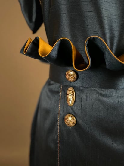 قطعتين من قماش الشانتون بازرار منحوته