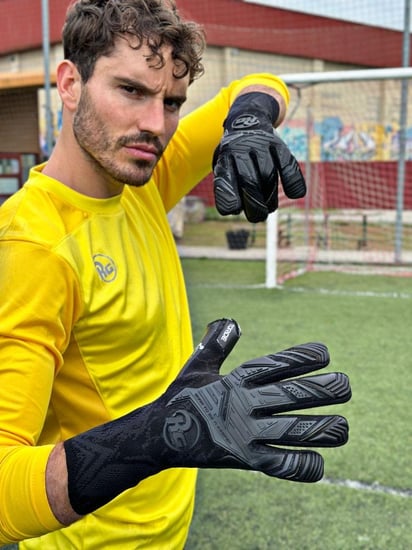 قفاز ار جي تورايد اسود أطفال