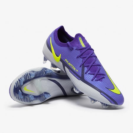 حذاء كرة قدم نايكي