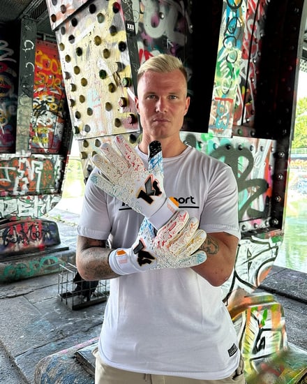 قفاز حراسة مرمى