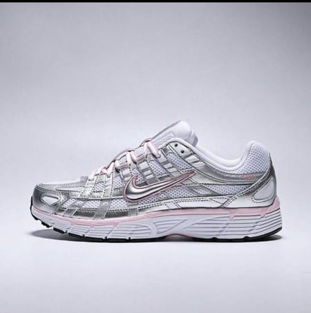 حذاء رياضي ماركة NIKE