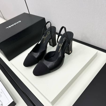 حذاء نسائي كعب عالي