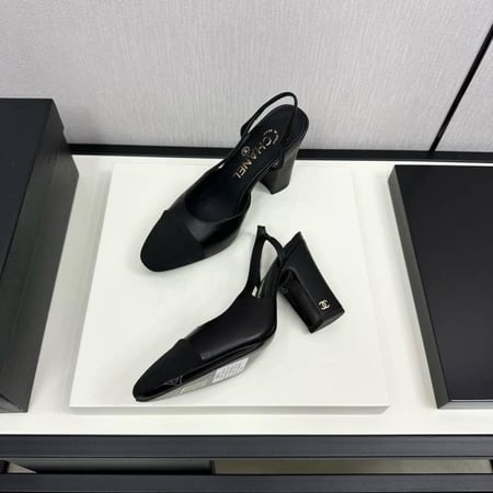 حذاء نسائي كعب عالي