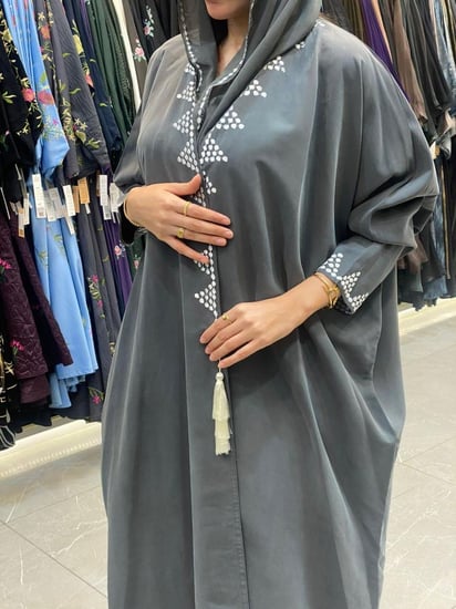 عباية فراشة تطريز يدوي