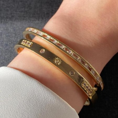 [B020] اسوارة مطلية بالذهب ومزينة بالزركون