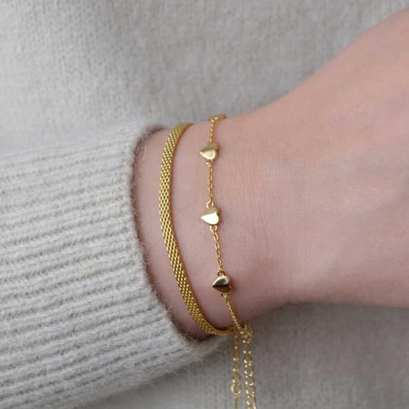 [B003] اسوارة قلوب فضة عيار 925 مطلية بالذهب