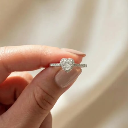 [RJ011] خاتم فضة بشكل قلب