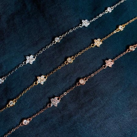 [B012] اسوارة من الفضة عيار 925 شكل وردة