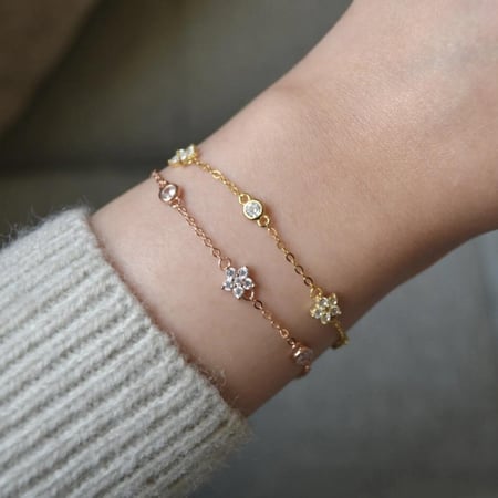 [B012] اسوارة من الفضة عيار 925 شكل وردة