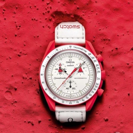 ساعة اوميغا سواتش احمر